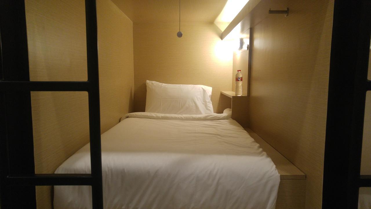 พีโอดี เฮาส์ มากัสซาร์ Hostel มากาซาร์ ภายนอก รูปภาพ