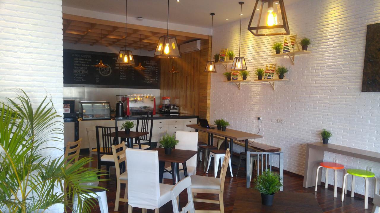 พีโอดี เฮาส์ มากัสซาร์ Hostel มากาซาร์ ภายนอก รูปภาพ