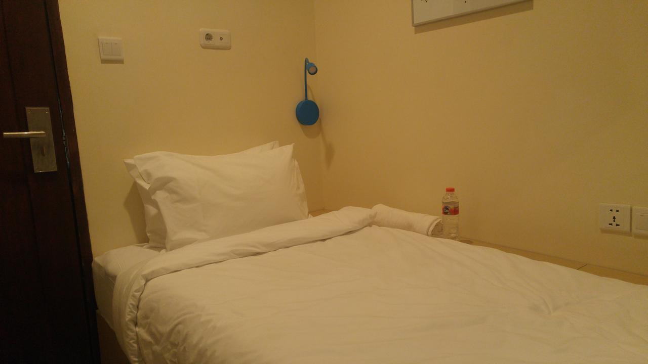 พีโอดี เฮาส์ มากัสซาร์ Hostel มากาซาร์ ภายนอก รูปภาพ