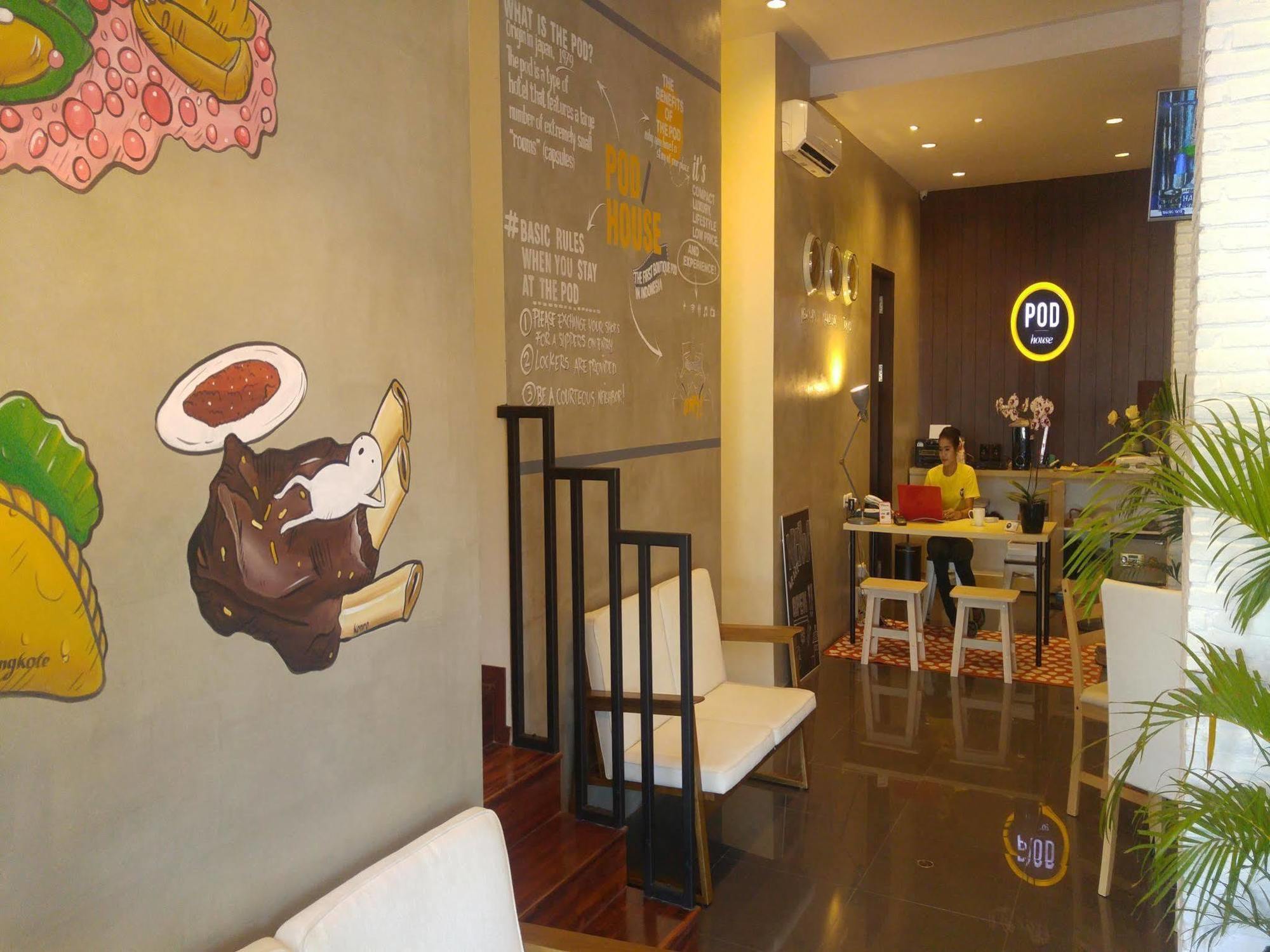 พีโอดี เฮาส์ มากัสซาร์ Hostel มากาซาร์ ภายนอก รูปภาพ