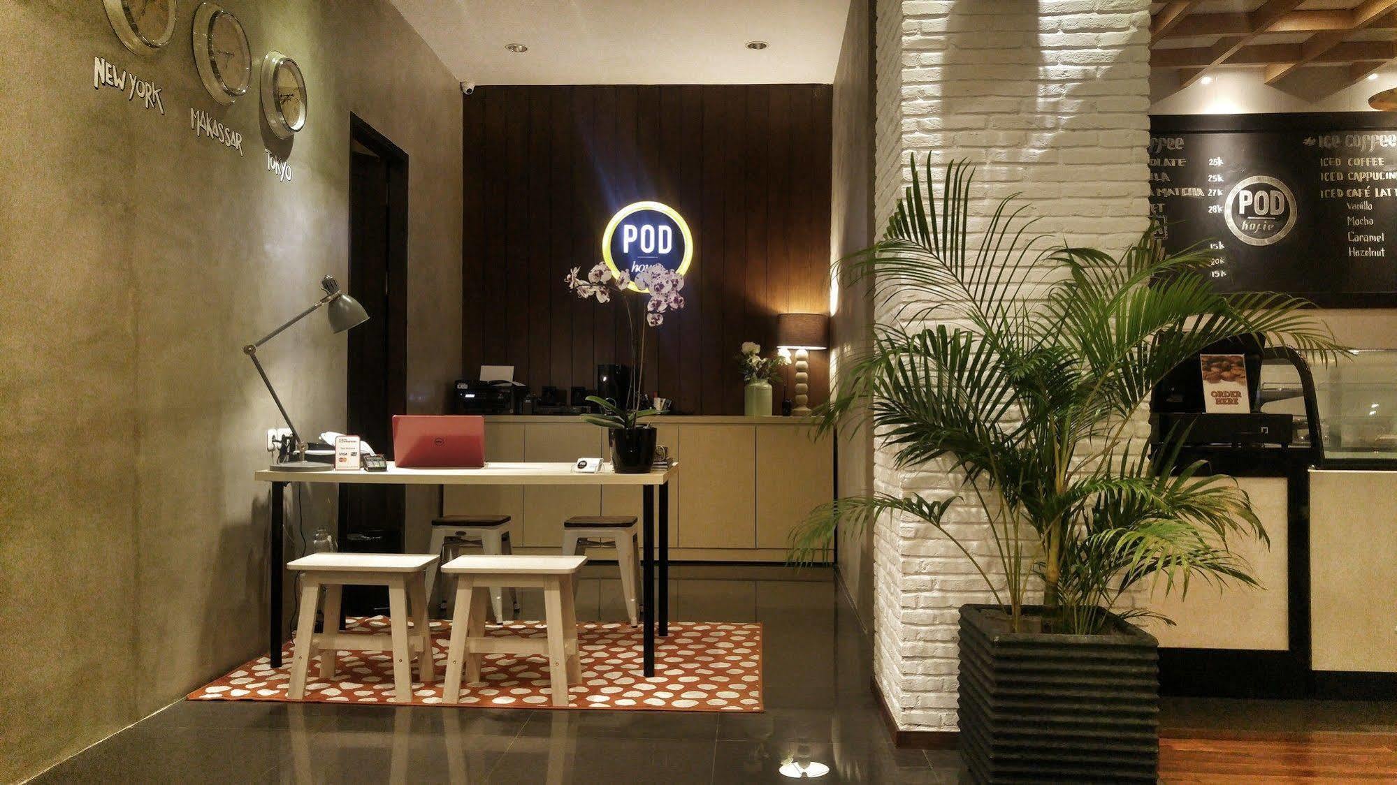 พีโอดี เฮาส์ มากัสซาร์ Hostel มากาซาร์ ภายนอก รูปภาพ